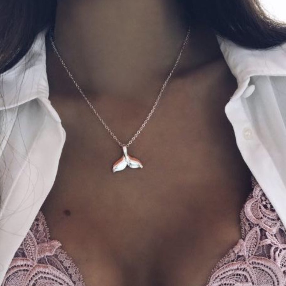 🌊 Mermaid Tail Necklace- gold tone - Picture 2 of 4